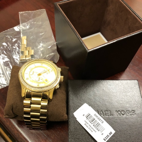 Michael Kors Watch - Picture 2 of 2